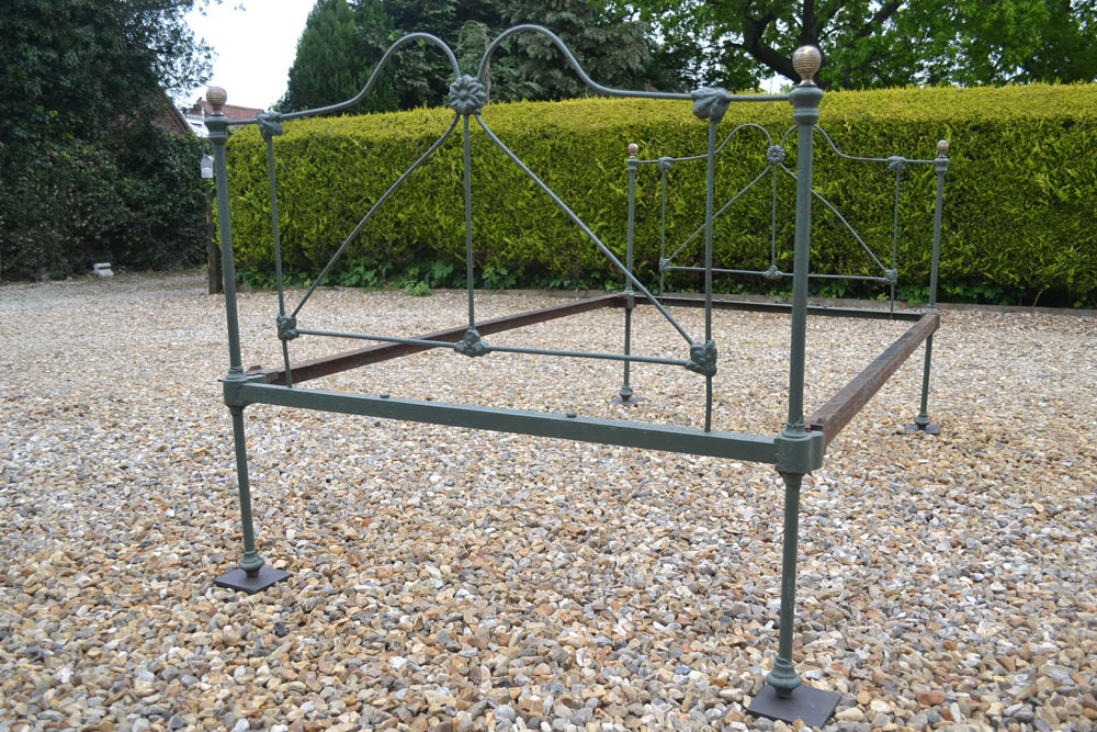 coast-to-country-antique-victorian-brass-and-iron-bedsteads-english